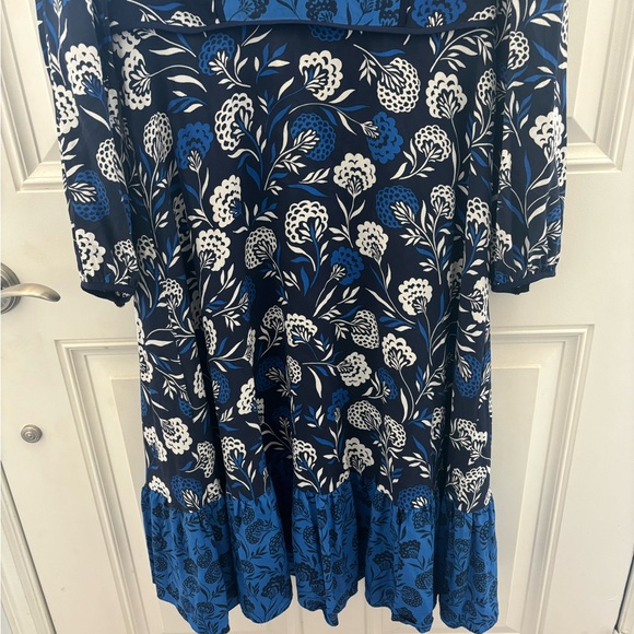 Draper James Silk Mixed Print V-Neck Midi Dress 8 - Picture 4 of 9